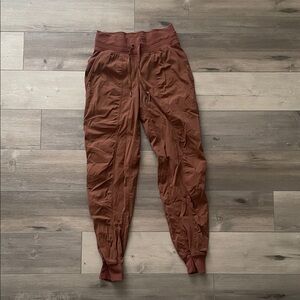 lululemon brown dance studio joggers - size 2